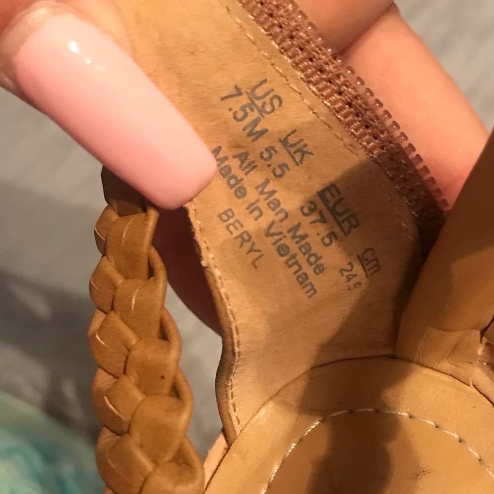 Sandals - Picture 4 of 4